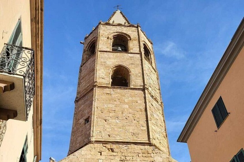 Private Walking Tour of the Historic Center of Alghero 2