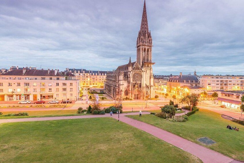Private Custom Tour with a Local Guide in Caen 2
