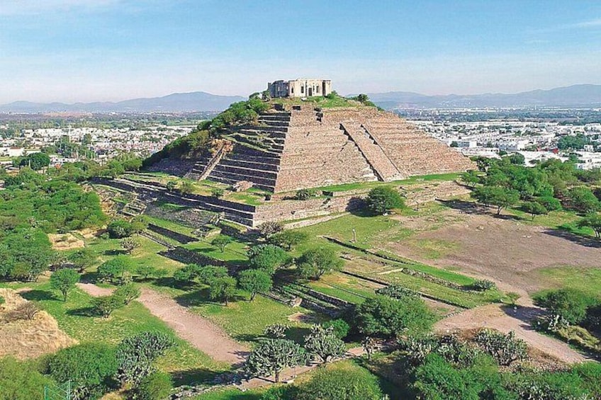 "El Cerrito" archeological site. 1