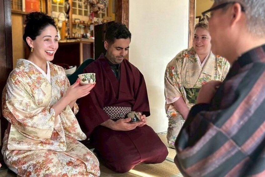 Kyoto Antique Kimono and Japanese Tea Ceremony Experience 3