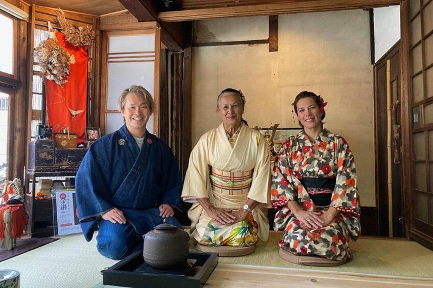A Unique Antique Kimono and Tea ceremony Experience in English 2