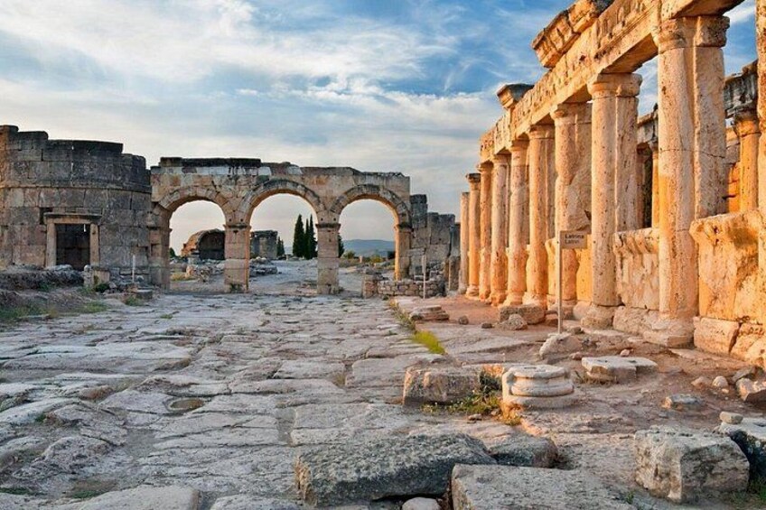 Pamukkale Hierapolis Travertines Tour w/ lunch from Antalya 5