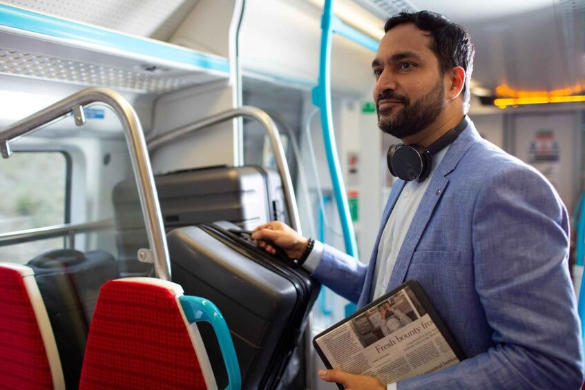 Picture 4 for Activity Gatwick Airport Express: The Direct Train to Central London 3