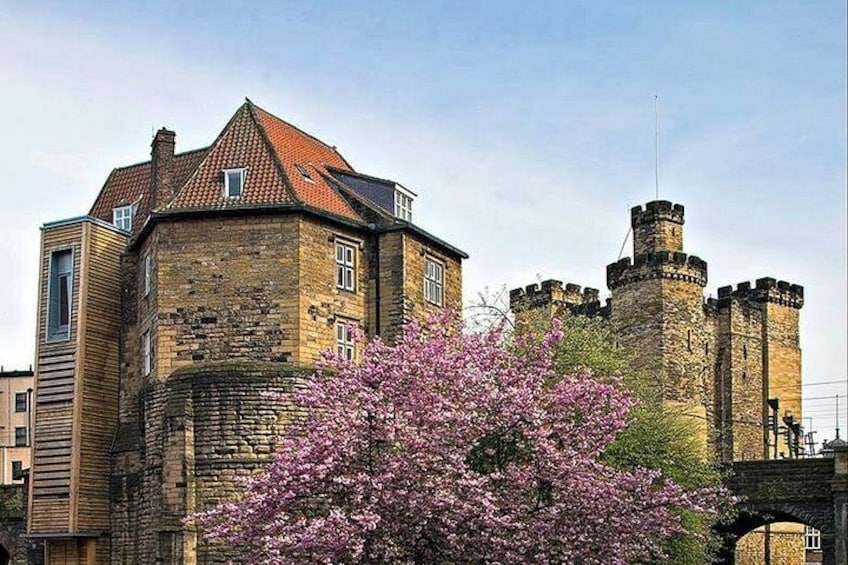 90 minute Old Newcastle Walking Tour - FREE castle entry included 1
