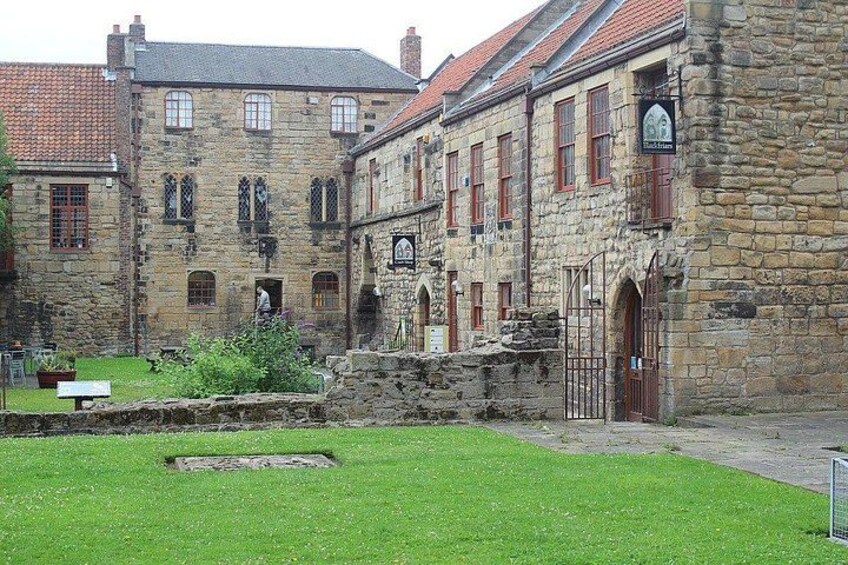 90 minute Old Newcastle Walking Tour - FREE castle entry included 2