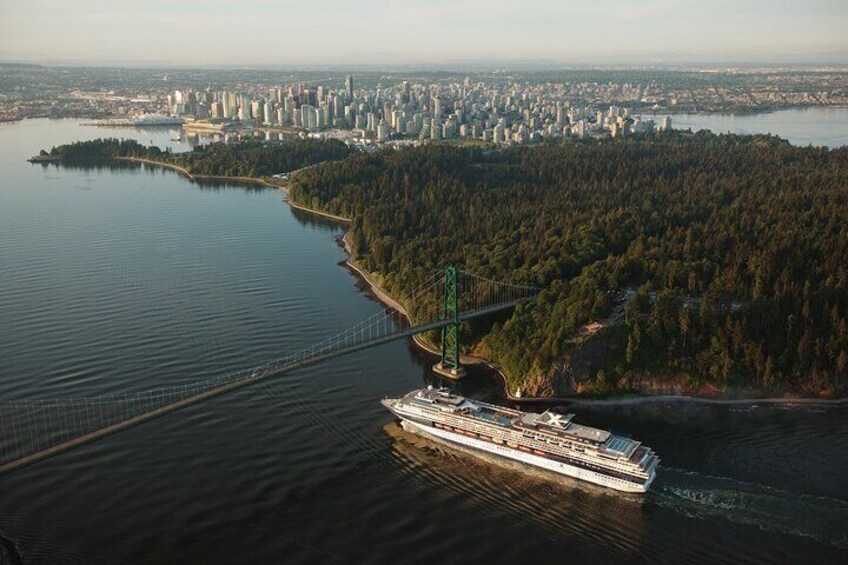 30 Minute Helicopter Tour of Vancouver City 