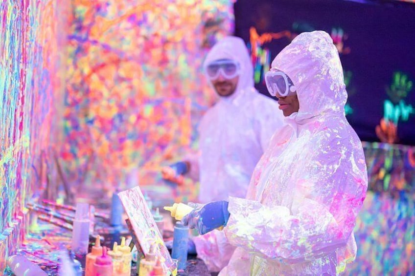 Glow in the Dark Splatter Paint Experience 4