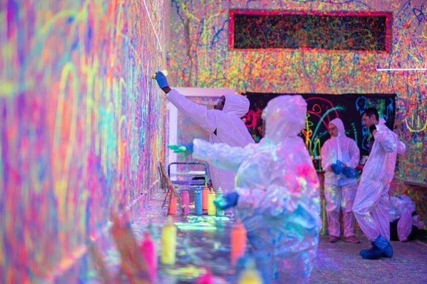 Glow in the Dark Splatter Paint Experience 4