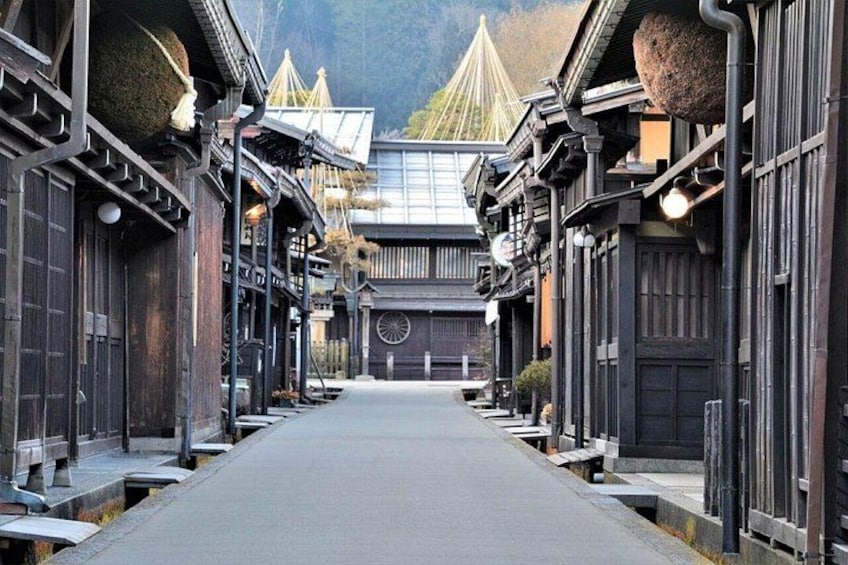 1-Day Takayama Tour: Explore Scenic Takayama and Shirakawago 5