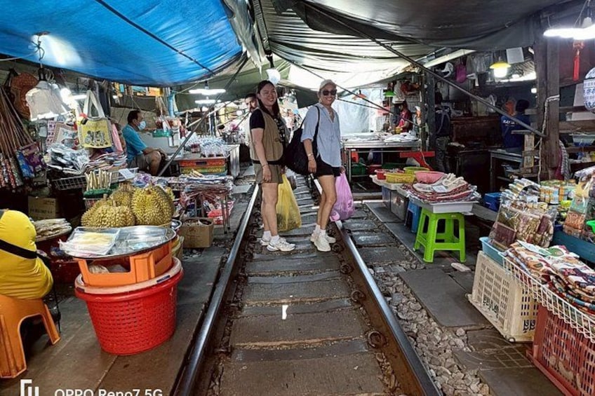 Damnoen Saduak Floating Market & Maeklong Railway From Bangkok 4