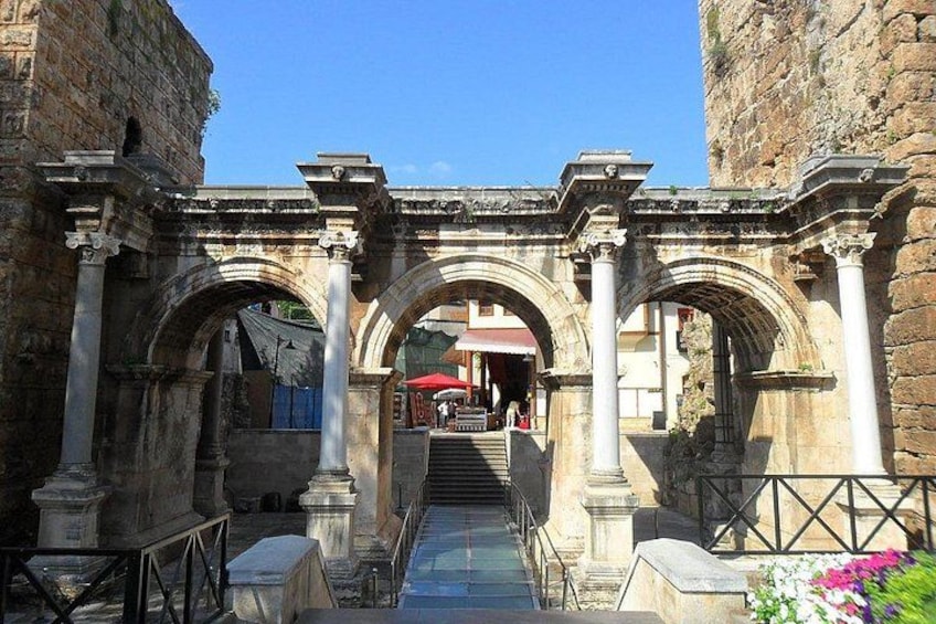 Antalya City Tour from Side & More: (opt. Boat Trip or Aquarium) 1