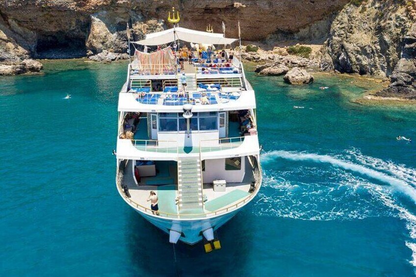 Kemer Mega Star Boat Trip With Hotel Transfer and Lunch 