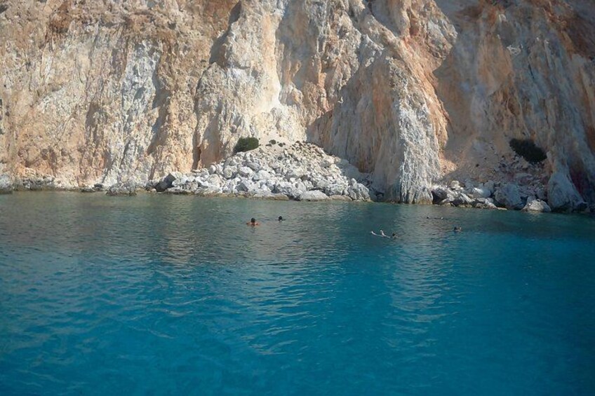 Milos Sailing Tour with snorkeling and lunch 4