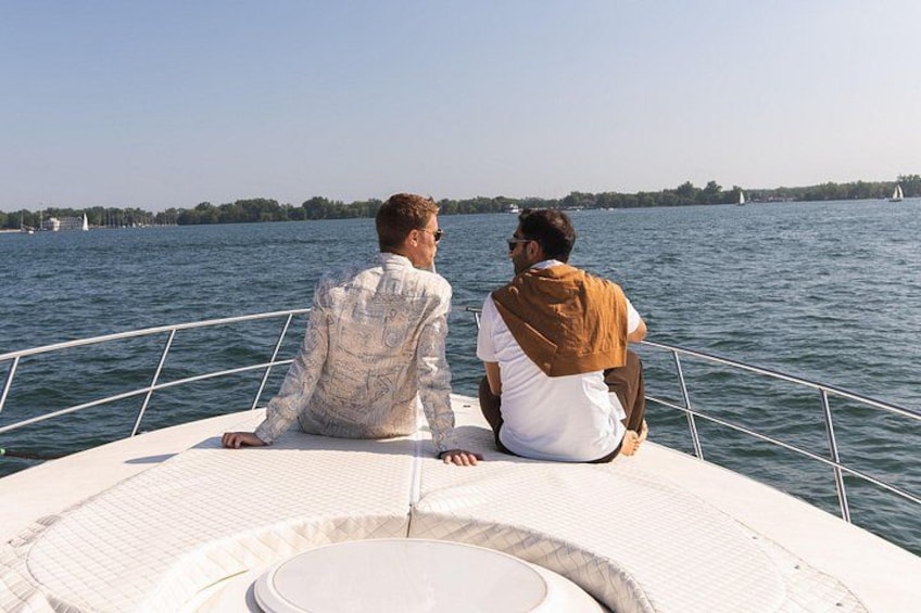 60-Minute Toronto Luxury Yacht Sightseeing Prosecco Cruise! 2