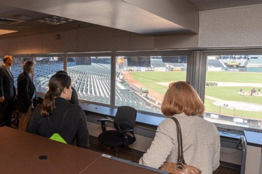 Behind-the-Scenes Ballpark Tour of Oracle Park 3