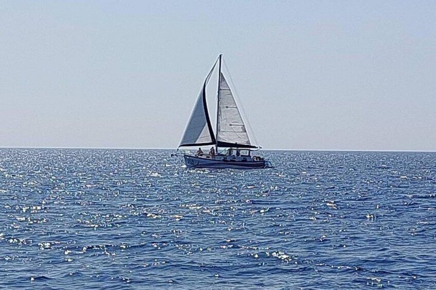 Full sails up. just beautiful 2