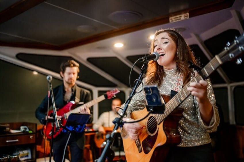 New York City Dinner Cruise with Live Music 3