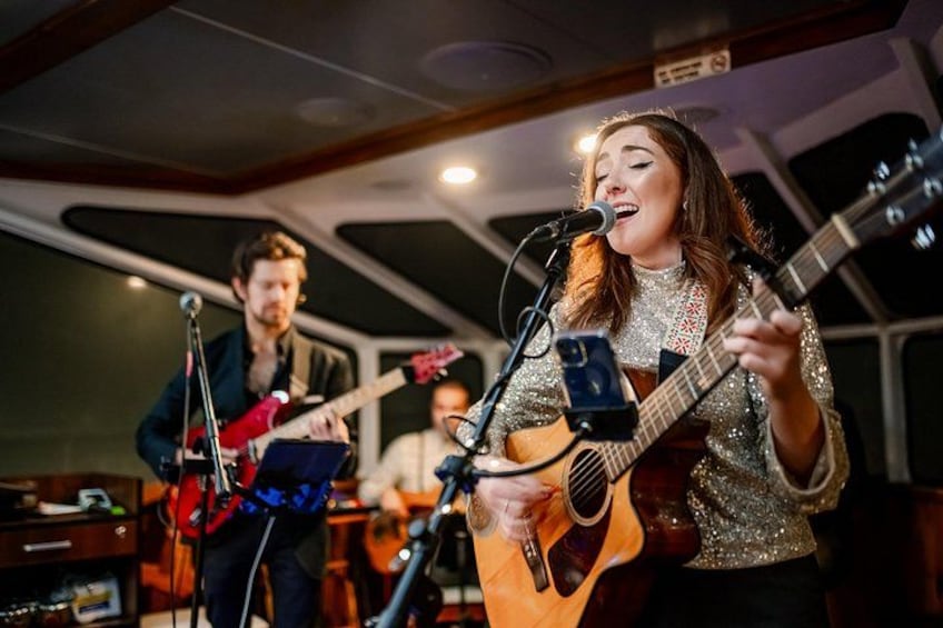 New York City Dinner Cruise with Live Music 3