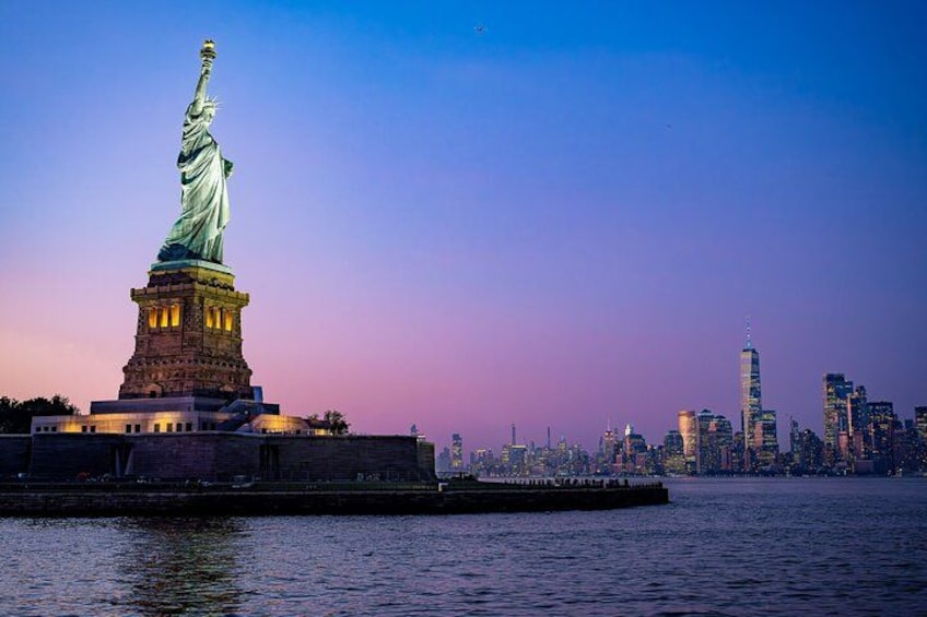 New York City Dinner Cruise with Live Music 2