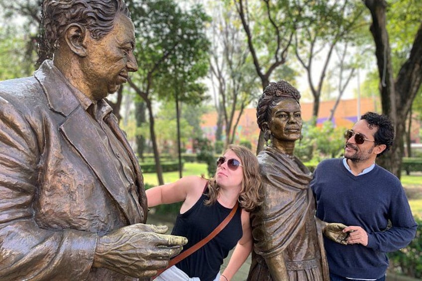 Frida Kahlo VIP [Museum Tickets Included] Walk, Markets & Churros 3