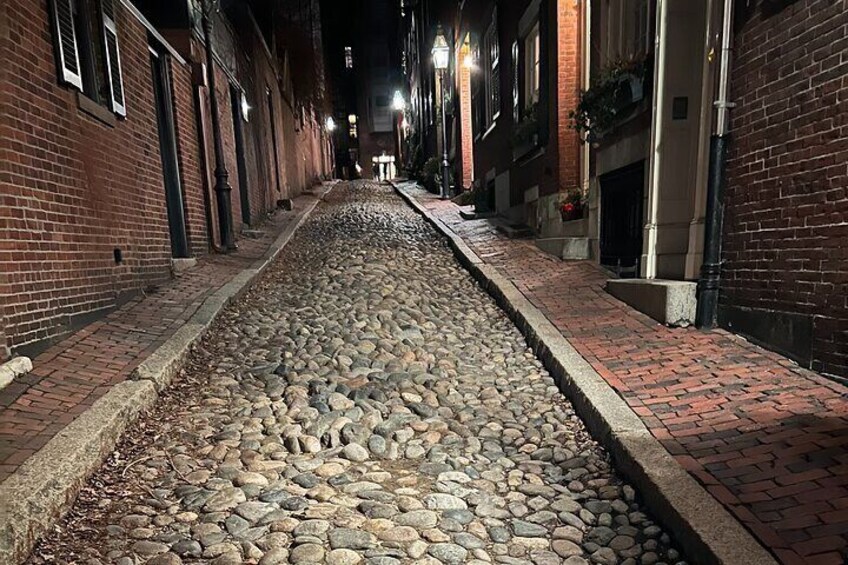 2-Hour Beacon Hill True Crime Expert Guided Tour