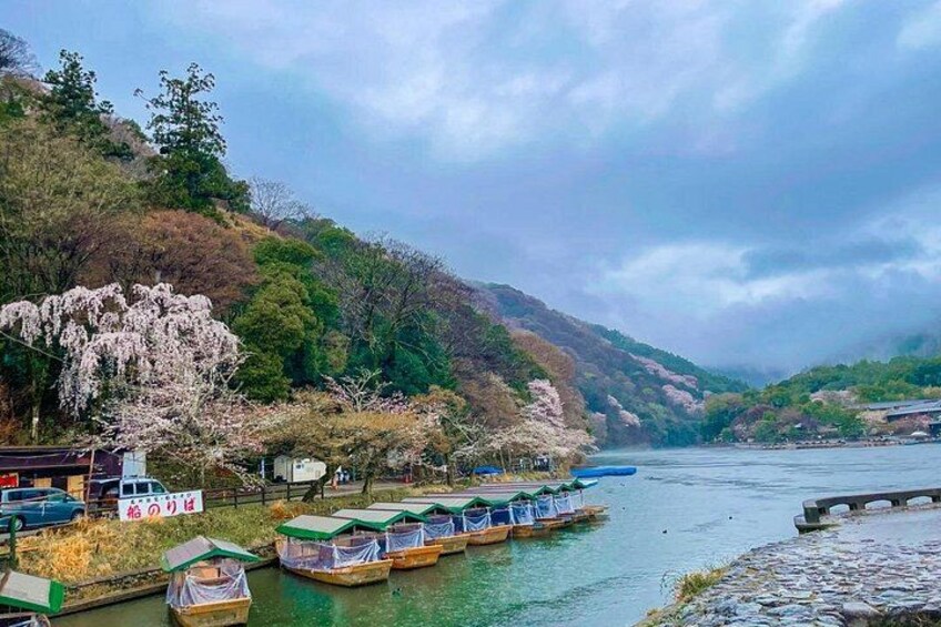boat riding from the shore of Katsuragawa in Arashiyama 4