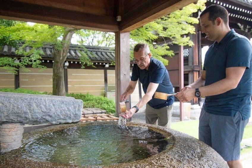 the manner of holy water in shrine/temple 2