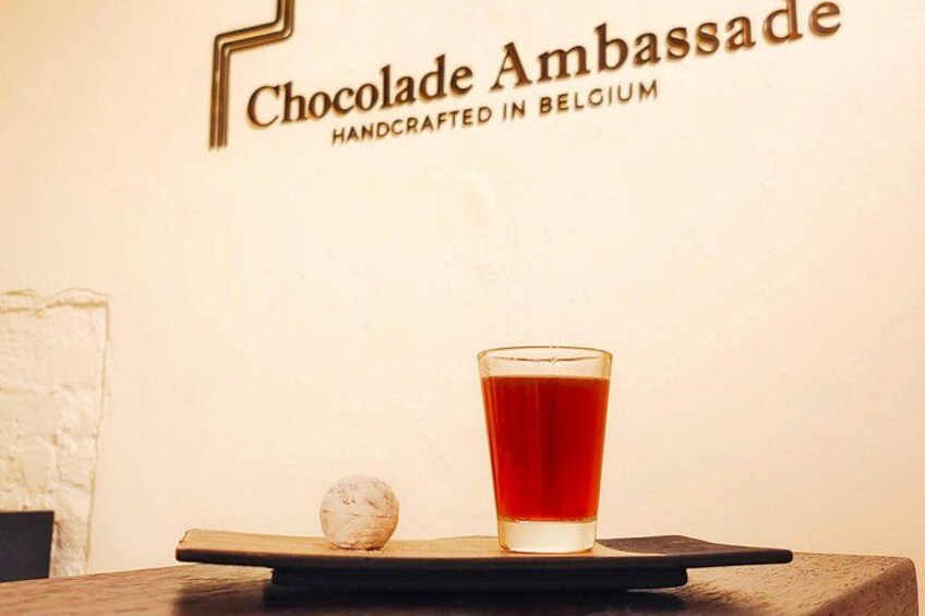 Homemade chocolate liqueur 4