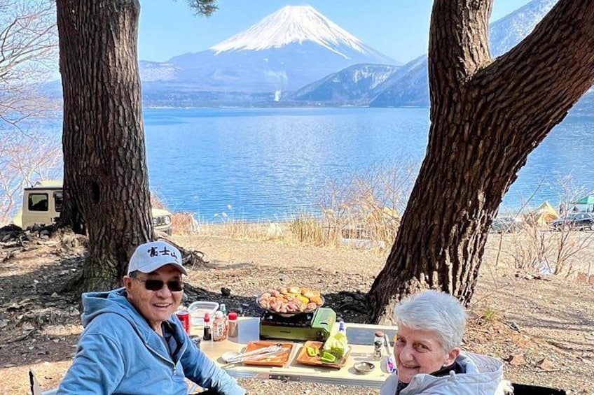 Scenic BBQ at Lake Motosu 1