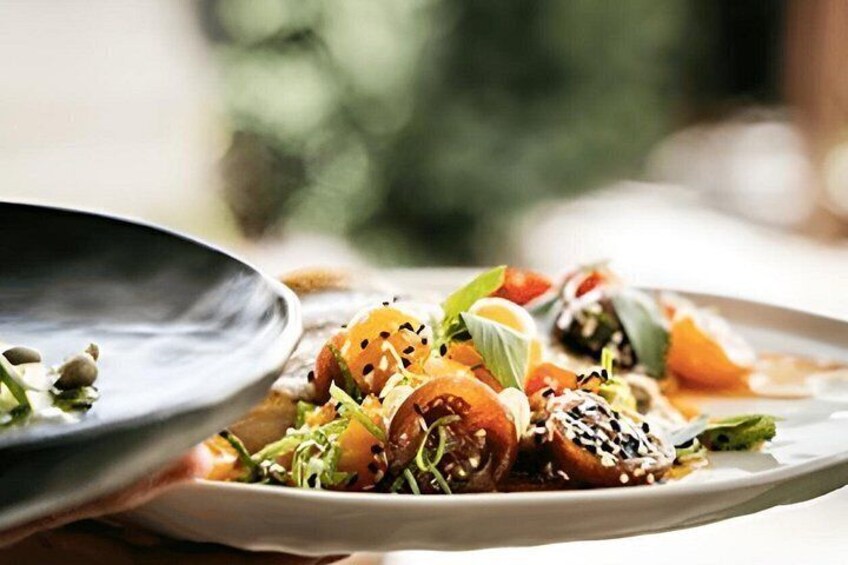 Auckland: Waiheke Island Wine Tour + Tastings & Beachfront Lunch 2