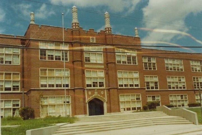 Welcome to history! This is Elvis Presley’s alma mater, Humes High School—where The King’s journey began. 2