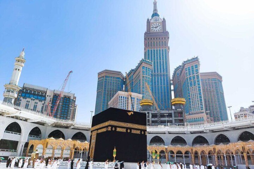 "Makkah Tour: Unveiling the Sacred Charms of Saudi Arabia's Iconic City"