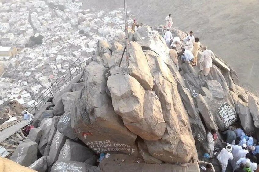 "Makkah Tour: Unveiling the Sacred Charms of Saudi Arabia's Iconic City" 2