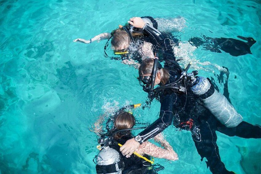 PADI Discover Scuba Dive at 5 Star Dive Center Blue Bay Dive, Curacao 1