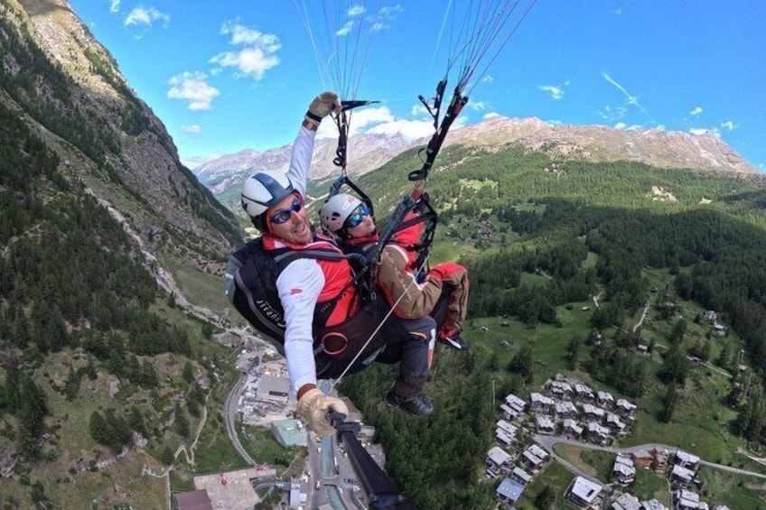 Panoramic Paragliding Flight in Zermatt Matterhorn (15-20min) 5