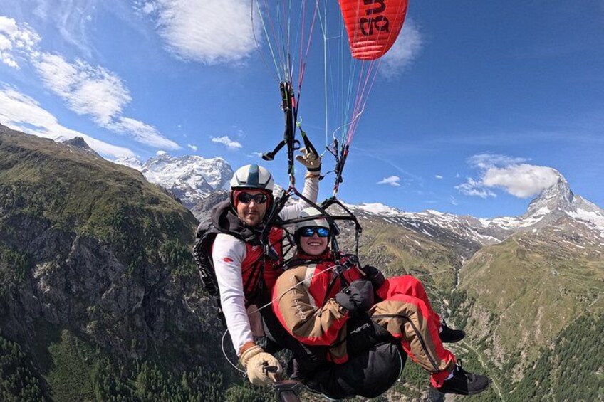 Panoramic Paragliding Flight in Zermatt Matterhorn (15-20min) 2