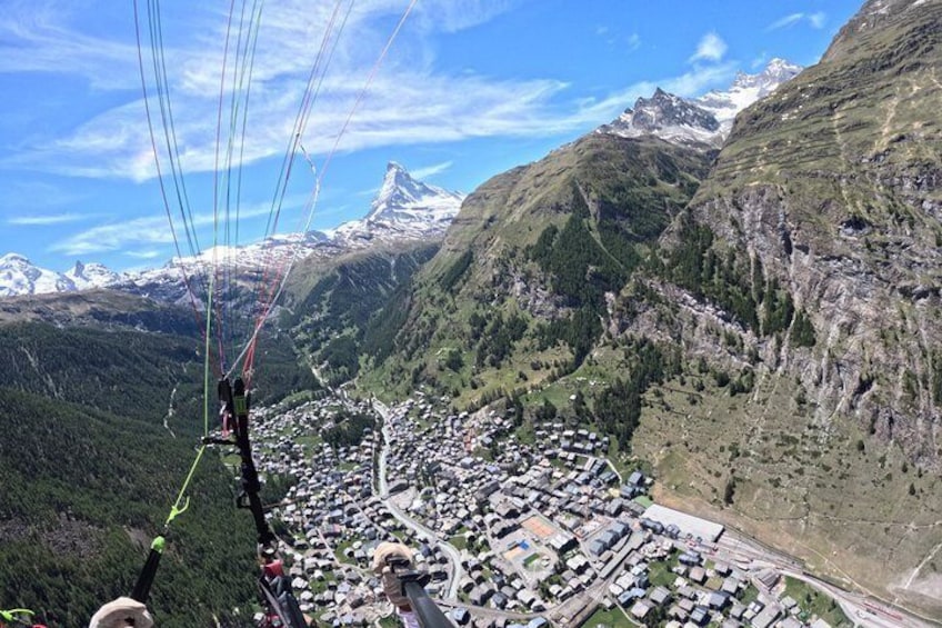 Panoramic Paragliding Flight in Zermatt Matterhorn (15-20min) 3