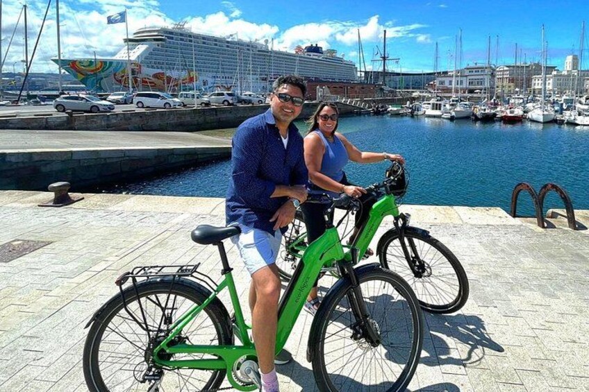 Port with cruise passengers 2