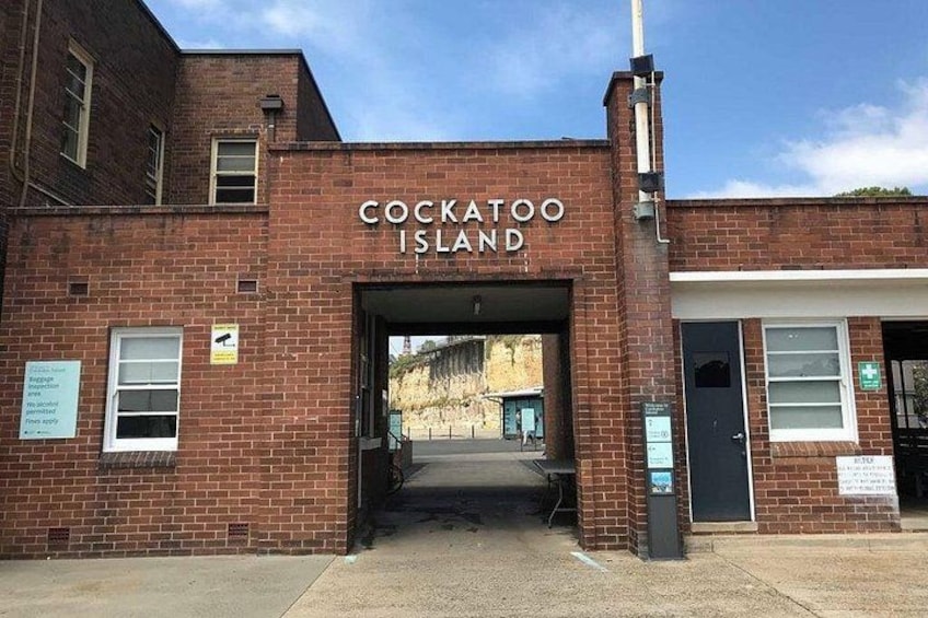 Sydney Cockatoo Island Escape: Convict Adventure Game 1