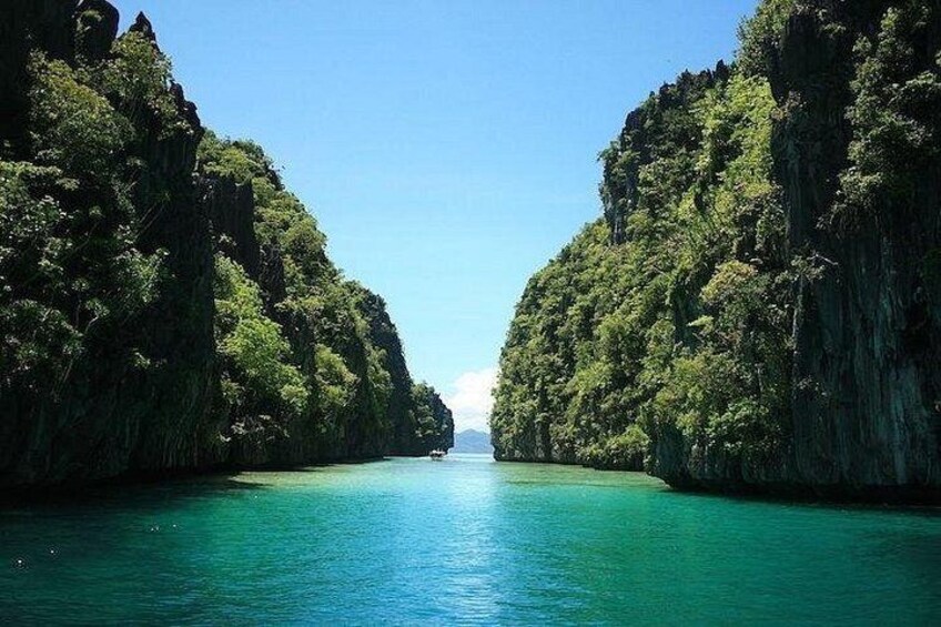 Big Lagoon is one of El Nido island-hopping tour A’s highlights, one of El Nido's most popular tours. As you enter the Big Lagoon, everything is a sight to behold — the crystal-clear blue water. 2