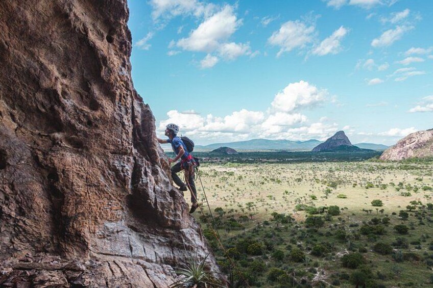 Climbing the Morro da Toca 1