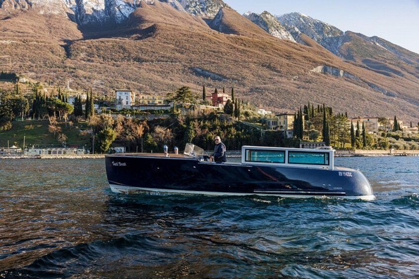 Lake Garda Tour aboard a Venetian Taxiboat 2