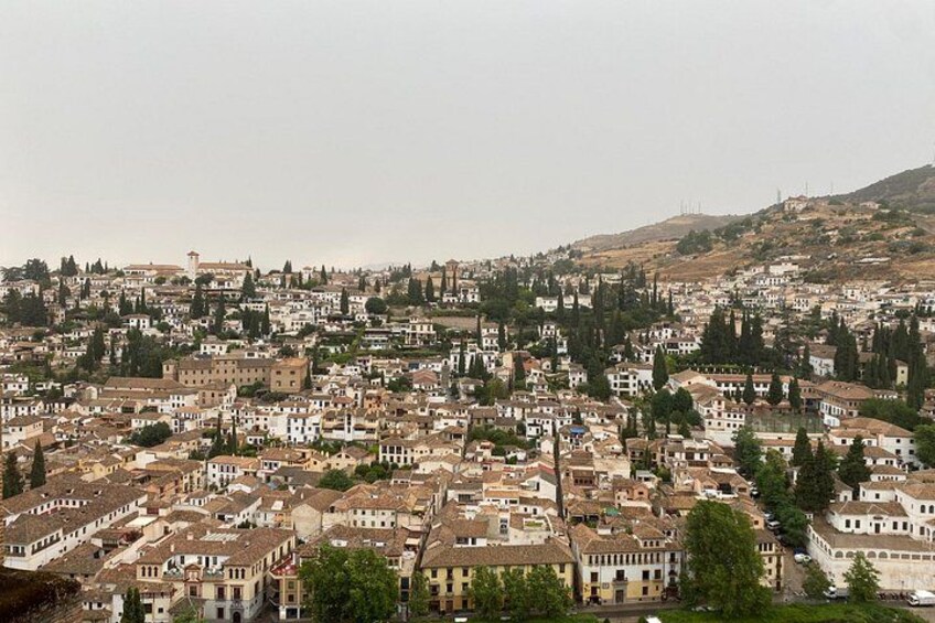Granada Private Alhambra Tour includes Nazaries Palaces 4
