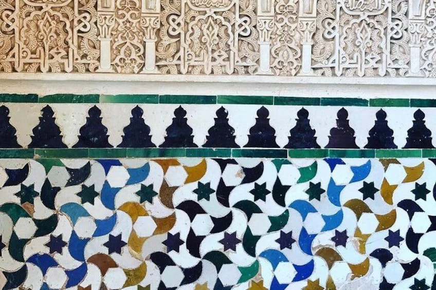 Granada Private Alhambra Tour includes Nazaries Palaces 3