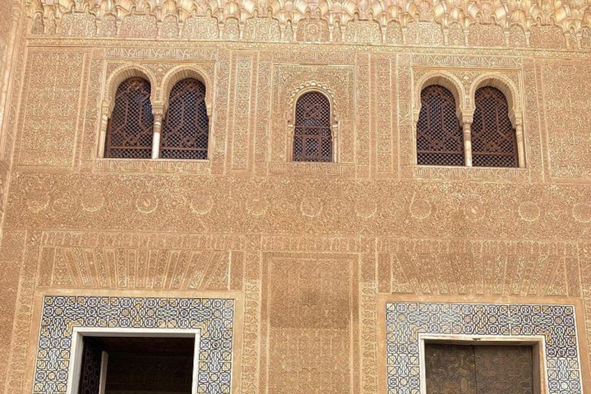 Granada Private Alhambra Tour includes Nazaries Palaces 5
