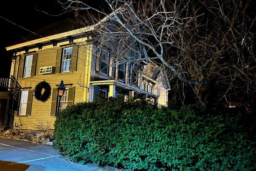 90-Minute Ghost Walking Tour in Boothbay Harbor 2