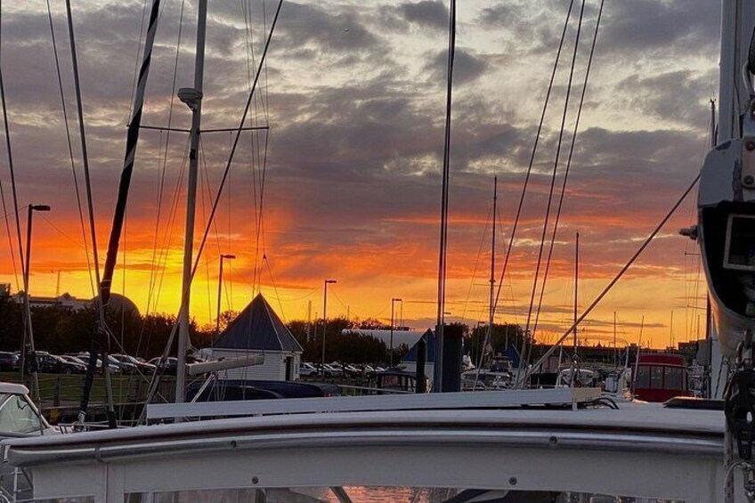 Private Sunset Sail of NYC Skyline and Statue of Liberty 3