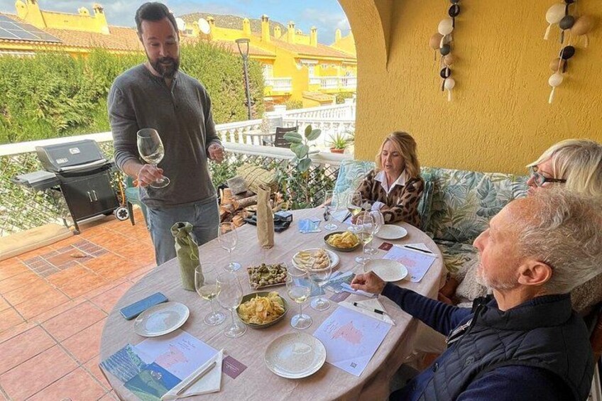 Spanish Wine Tasting with Local Tapas in Alicante 2