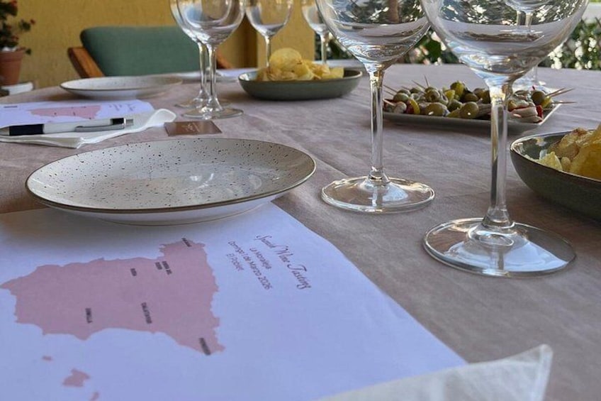 Spanish Wine Tasting with Local Tapas in Alicante 4