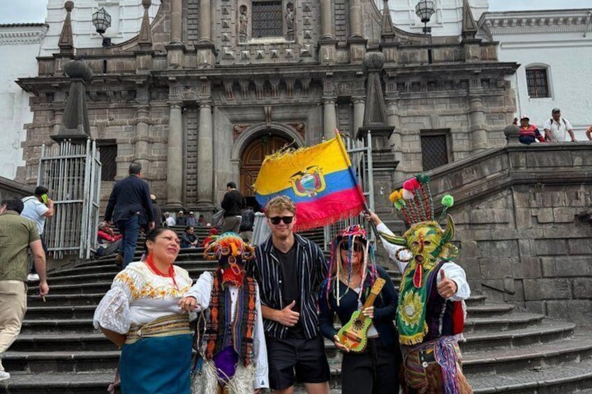 PRIVATE City Tour: Quito Colonial, Half the World and Cable Car 2